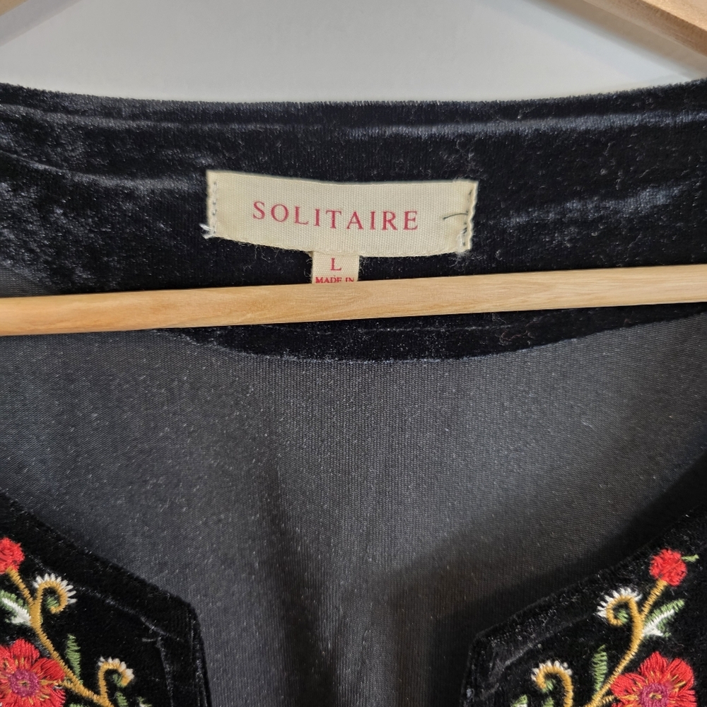 Solitaire Bohemian Boho Embroidered Floral Velvet V Neck Dress Sz Large - Picture 3 of 9